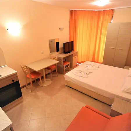 Menada Royal Sun Апартаменти *