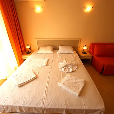 Menada Royal Sun Апартаменти *