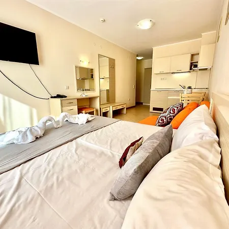 Апартаменти Menada Royal Sun *