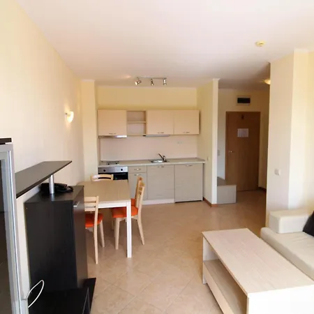 아파트 Menada Royal Sun